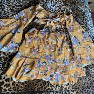 Two piece set floral